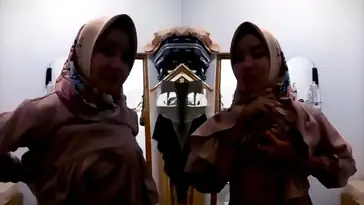 Bokep Indo Jilbab Kasur Crot Dalem Enak Mantap poster