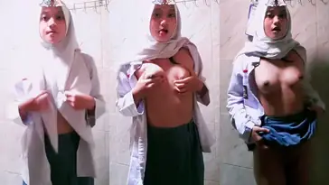 Pap Memek Jilbab SMP Kirim Ke Guru Sekolah poster